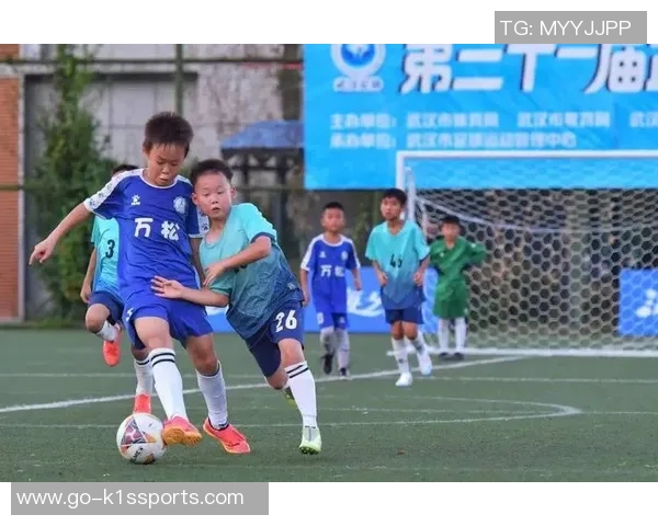 足球趣味比赛:欢乐竞技与团队协作的完美结合活动 足球趣味比赛:欢乐竞技与团队协作的完美结合活动